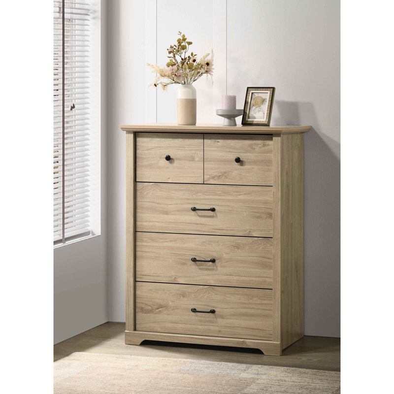 Elara 32"W 4-Drawer Chest With Handles, Light Oak