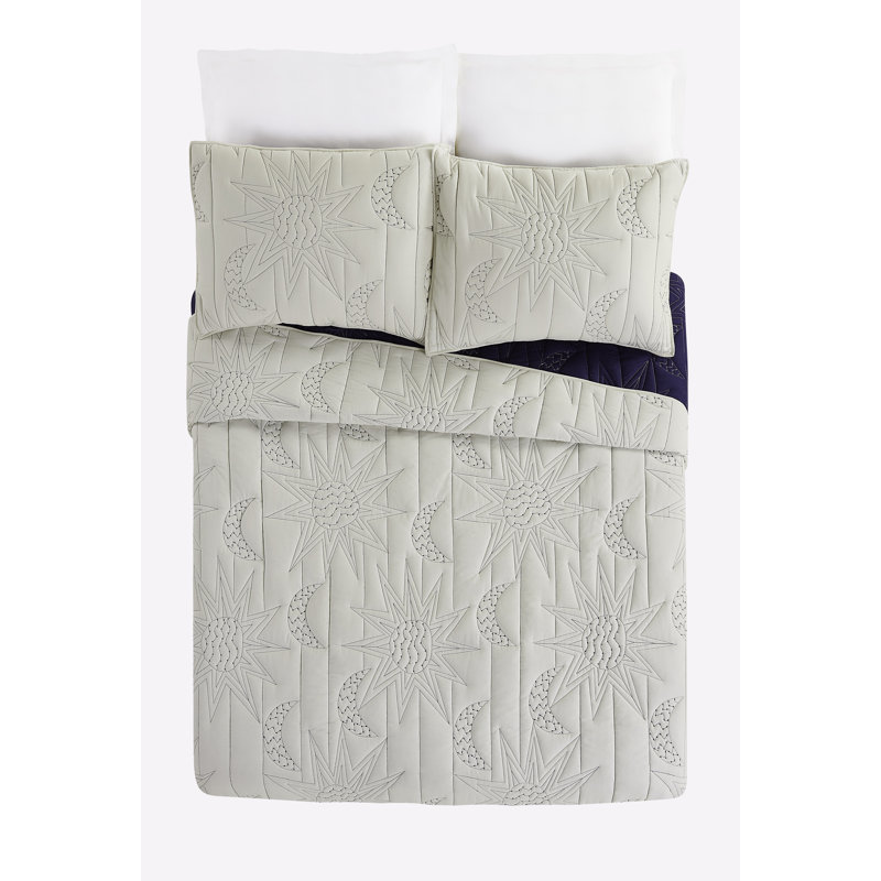 Full White Cotton Reversible Quilt Set with Graphic Detail