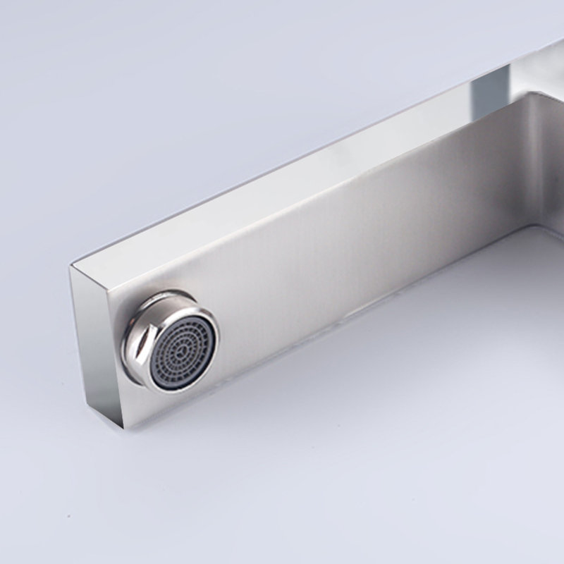 Robinet de salle de bain à large entraxe avec bonde, Chrome