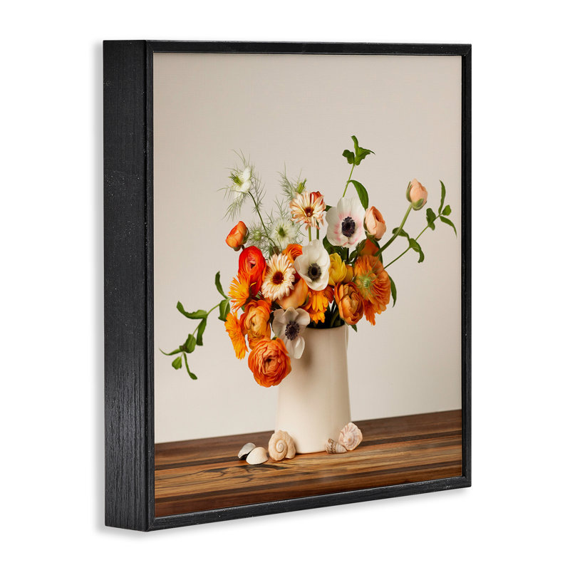 Orange et nature morte, estampe numérique par Leah McLean, H 24 po x l 24 po, Giclée encadrée noir minuit