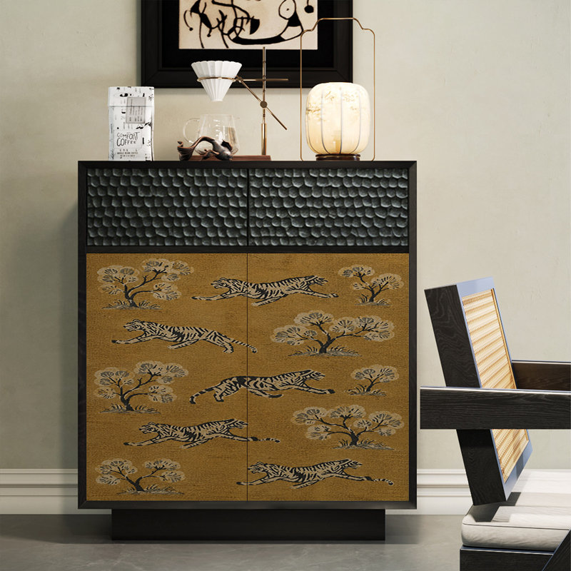 Armoire d'entrée en bois massif de style Mid-Century