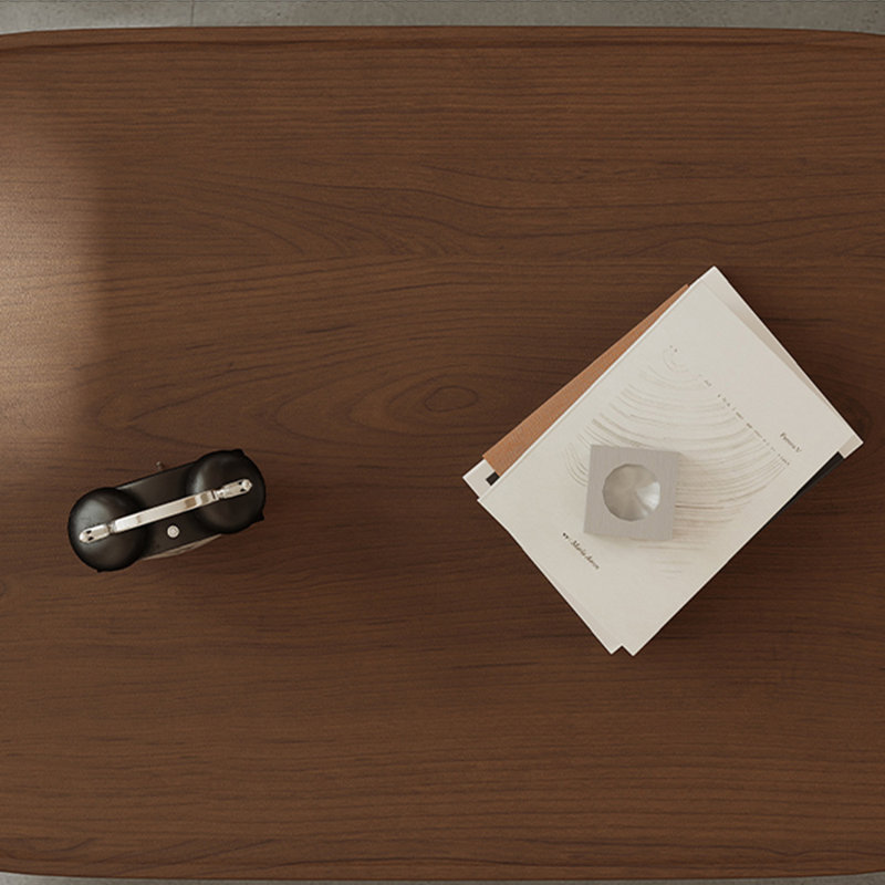 Table basse simple de style rétro