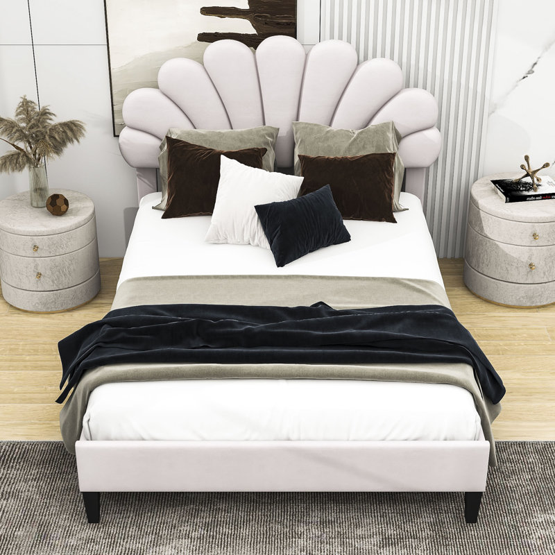 Lit plateforme tapissier en bois avec tête de lit Mireia, Double, Beige