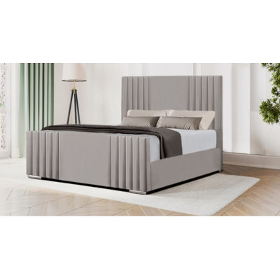 Morgyn Upholstered Velvet Bed