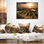 Coussin décoratif avec lumière du soleil sur les ruines antiques-1322281703-1322358083
