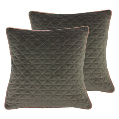  Geometric Quilted Piped Cushion