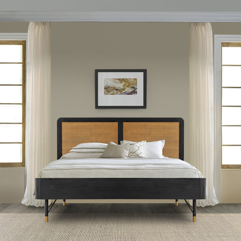 Très grand lit plateforme Saratoga en acacia noir avec tête de lit en rotin