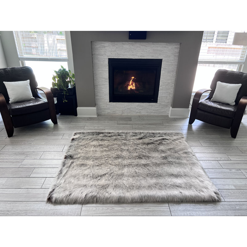 Mar Vista Faux Sheepskin Indoor Rug, Square 7'6"