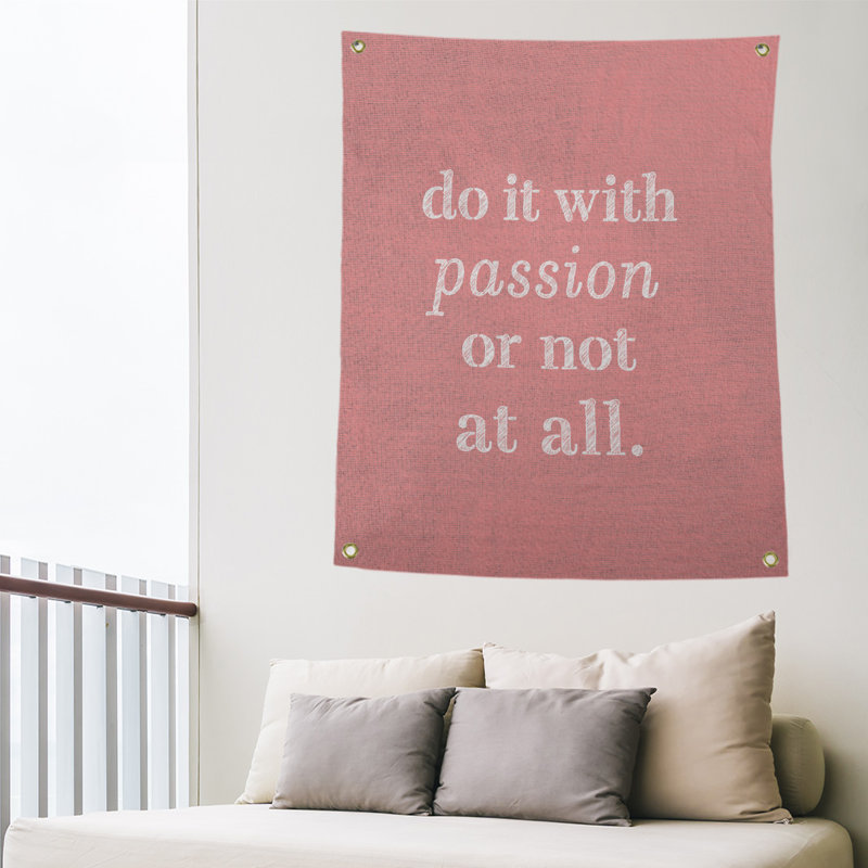 Tapisserie en polyester pour citation de passion, H 36 po x l 26 po, Rouge / Blanc