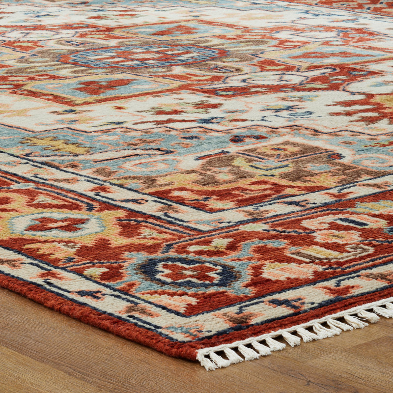 Serapi Heritage Hand-Knotted Wool Medallion Area Rug in Red, Ivory/Red, Rectangle 9' x 12'