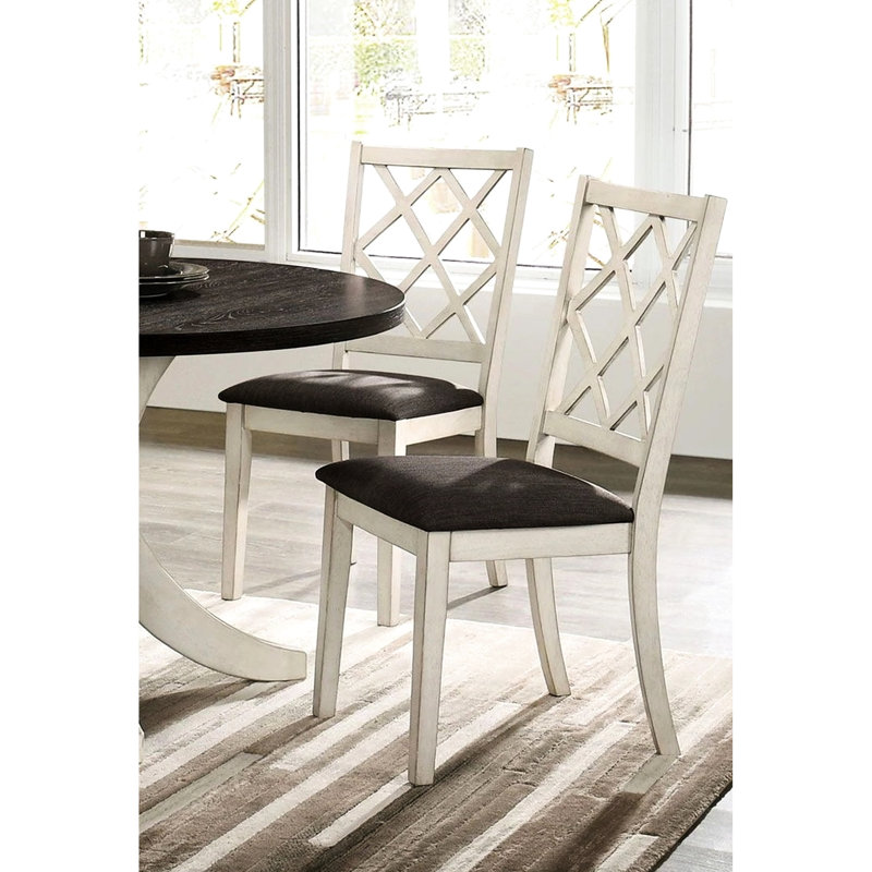 2 chaises de salle à manger en bois massif blanc antique, siège à coussin gris et dossier en croix pour une conception contemporaine coussinée