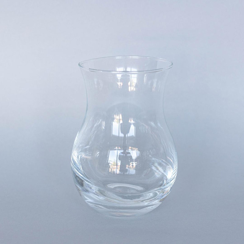 Transparent avec un vase incurvé classique, H 4,25 po x l 5,5 po x P 4,25 po