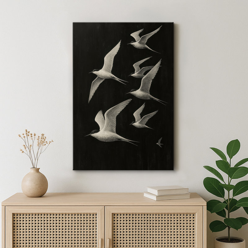 Oiseaux volants monochromes en mouvement sur fond noir - reproduction d'art sur toile encadrée, H 24 po x l 16 po