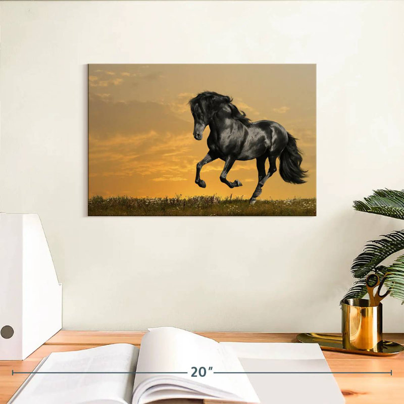 Cheval noir Brampt au coucher du soleil, H 8 po x l 12 po