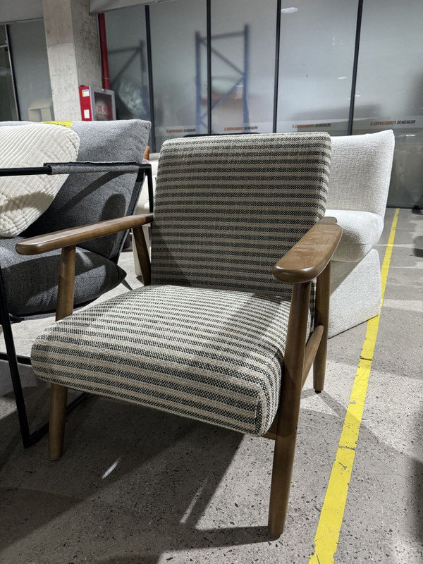 Fauteuil d'appoint rembourré et capitonné en cuir de l 31,7 po avec repose-pieds, Noir