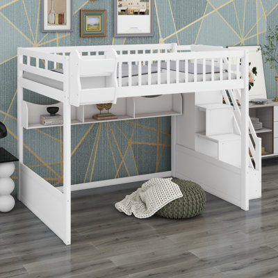 Lit mezzanine en bois avec escalier et garde-robe
