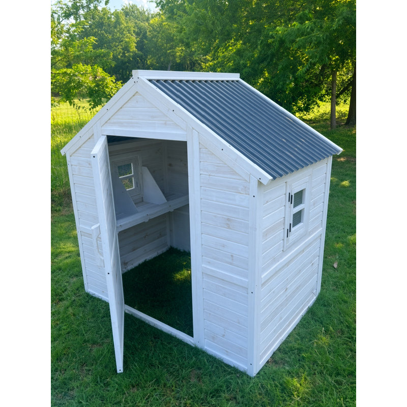 Modern Nesting House - Poultry Pen Connection