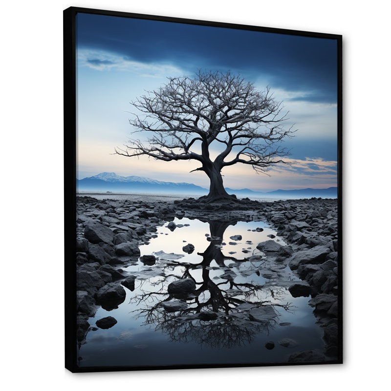«Lusko Blue Gray Tree Silent Force I», reproduction sur toile, H 40 po x l 30 po x P 1,5 po, Cadre flottant noir