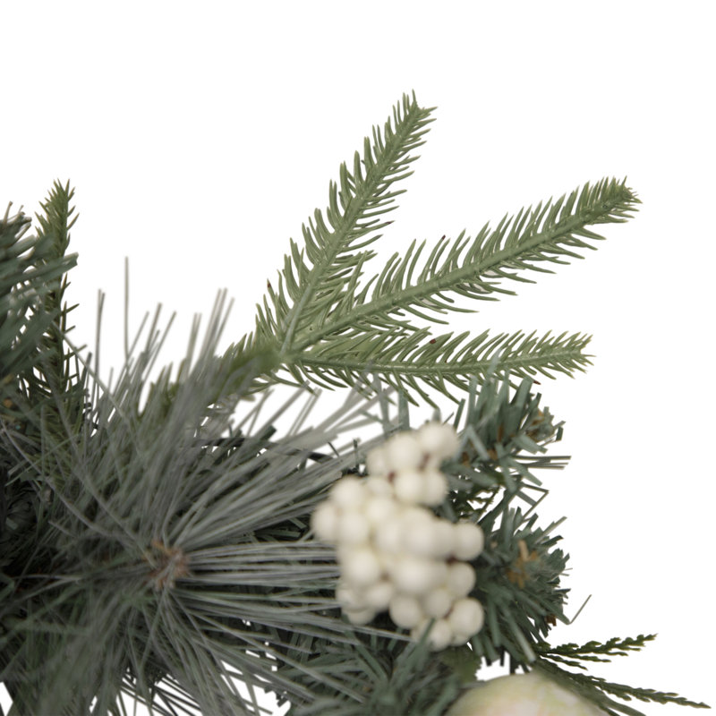 Couronne de Noël artificielle pré-éclairée en forme de pin et de baies blanches de 16 po