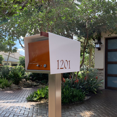 UpTown Mailbox