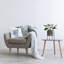 Coussin décoratif imprimé dans un vase Hydrangea Trio, design par Lucille Price