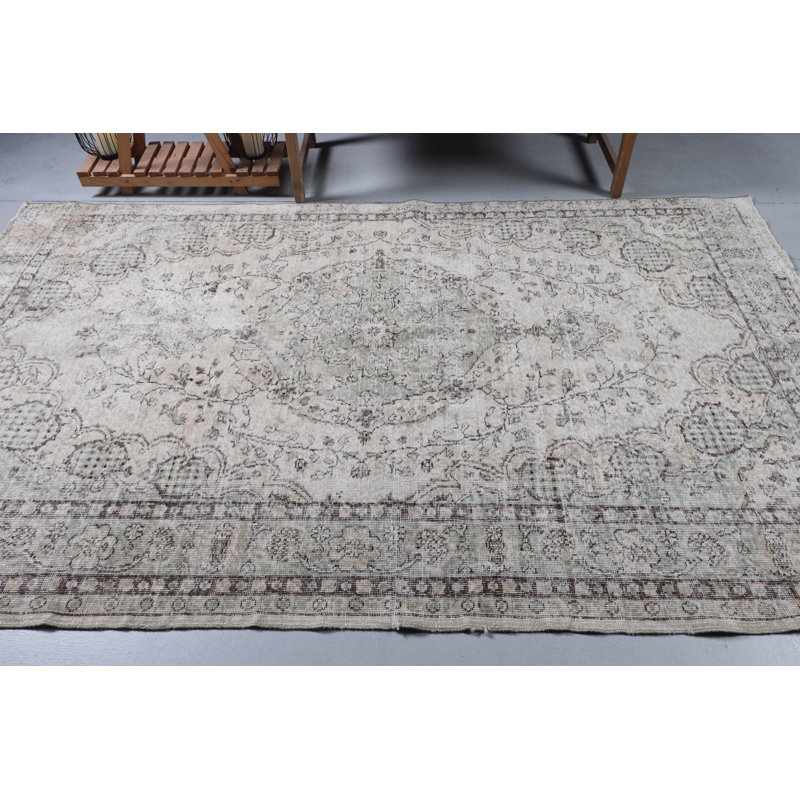 Tapis turc Oushak fait à la main avec un look délavé et des motifs de décoration pour le salon