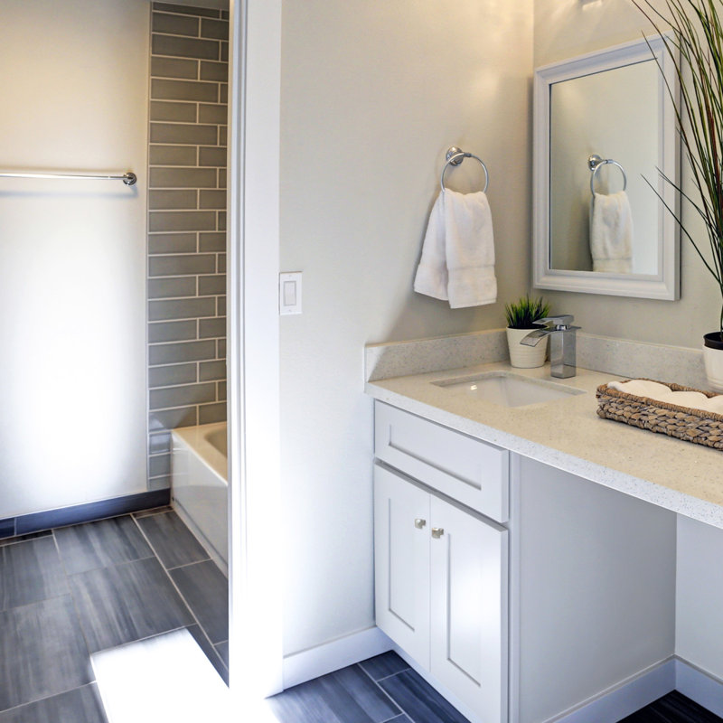 Meuble-lavabo de 24 pouces Brookings, prêt à assembler, en bois massif, Sherwin Williams - Design House, 587063, Blanc