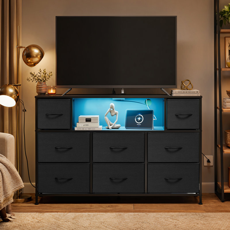 Commode l 47,2 po avec lumières DEL et station de charge pour la chambre à coucher, commode avec structure en acier robuste, meuble télé noir avec tiroirs en tissu pour chambre d'enfant et salon