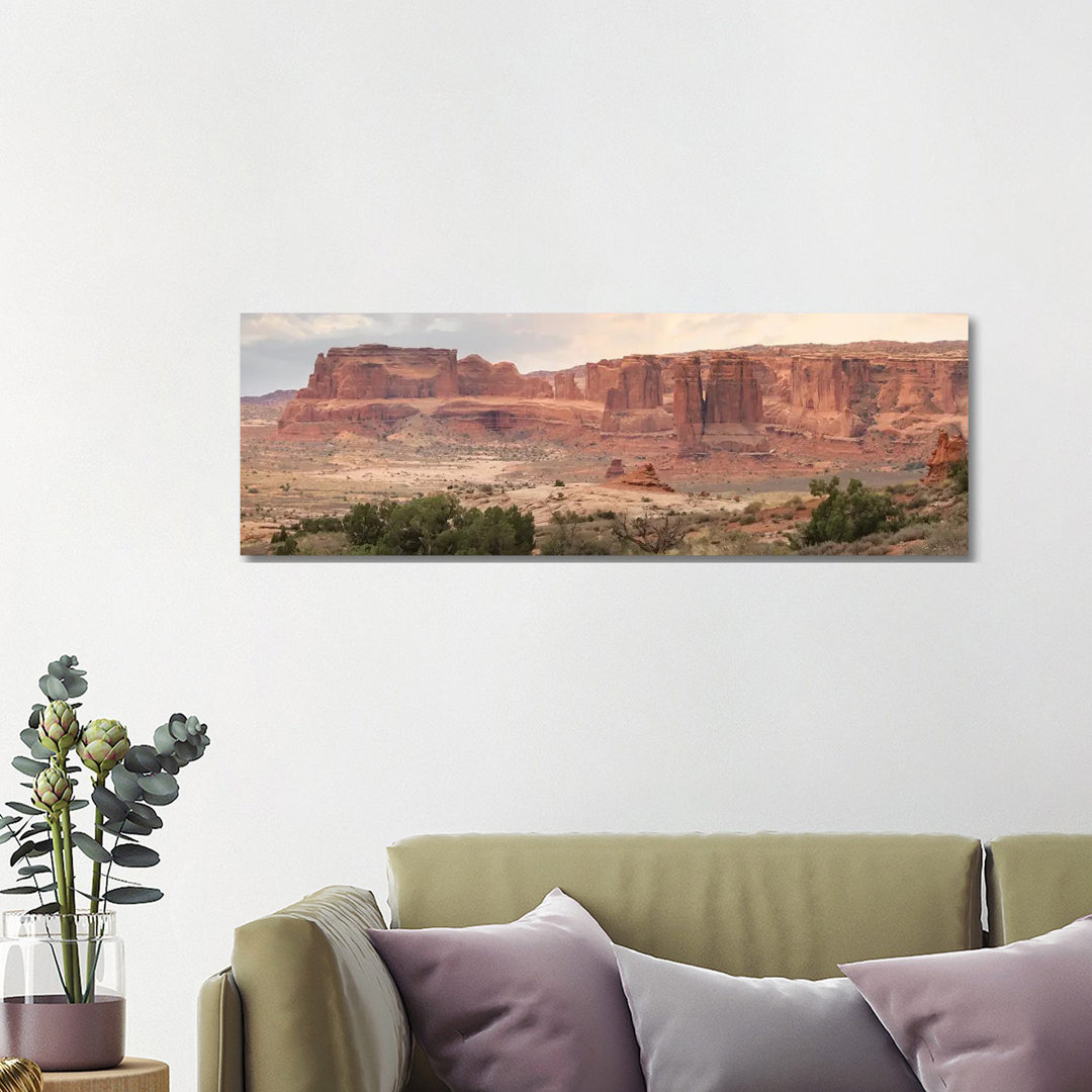 Dusty Desert V von Lori Deiter - No Frame Panoramic Gallery-Wrapped Canvas Giclée on Canvas