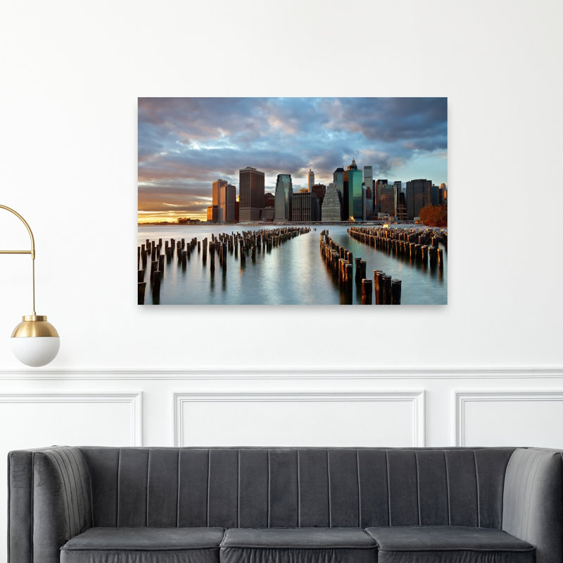 Affiche murale représentant un paysage urbain coloré, dramatique et serein du bord de mer de Manhattan, 40" H x 60" W