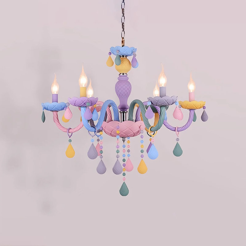 Lustre arc-en-ciel ludique pour espaces créatifs