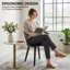 Chaise en bois massif avec accoudoirs Burkes