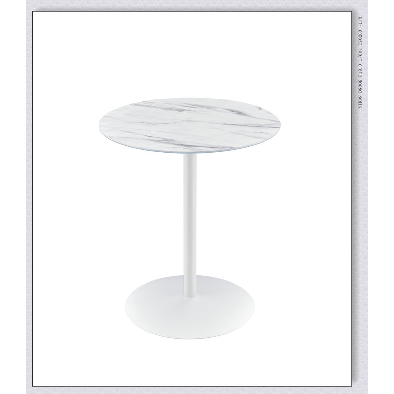 Table de bout avec plateau texturé en marbre blanc