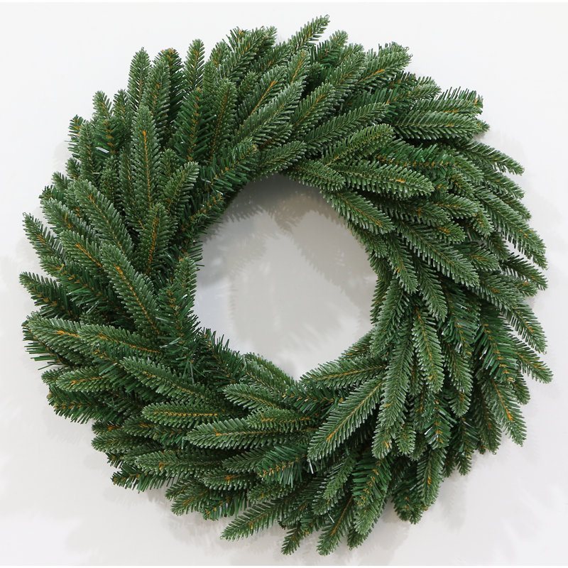 Couronne de sapin en PVC et en PE 20 po Fraser