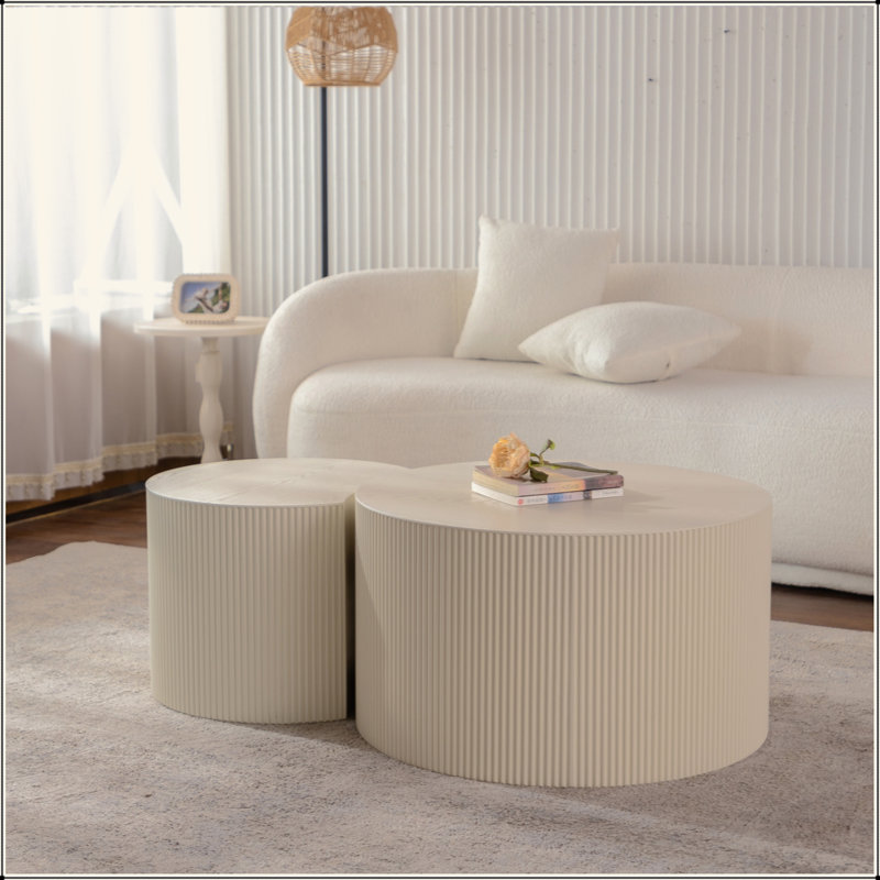 Table basse ronde en bois de style olive à piédestal robuste fabriquée à la main pour le salon