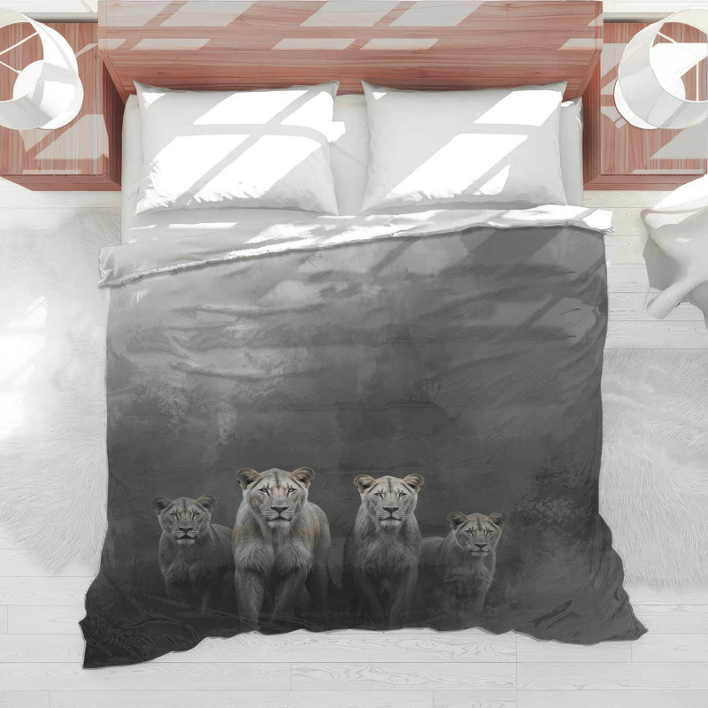 Lions Walking Forward Comforter, Queen