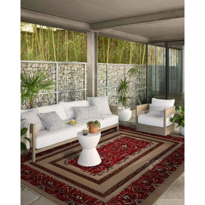 Tapis décoratif rouge et beige