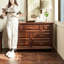 Armoire d'appoint en noyer massif