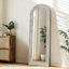 Miroir arqué pleine longueur - cadre en bois de paulownia massif, finition rustique blanchie à la chaux, options de tailles multiples, fixation murale ou inclinée pour la chambre à coucher, le salon, le placard-1502232946