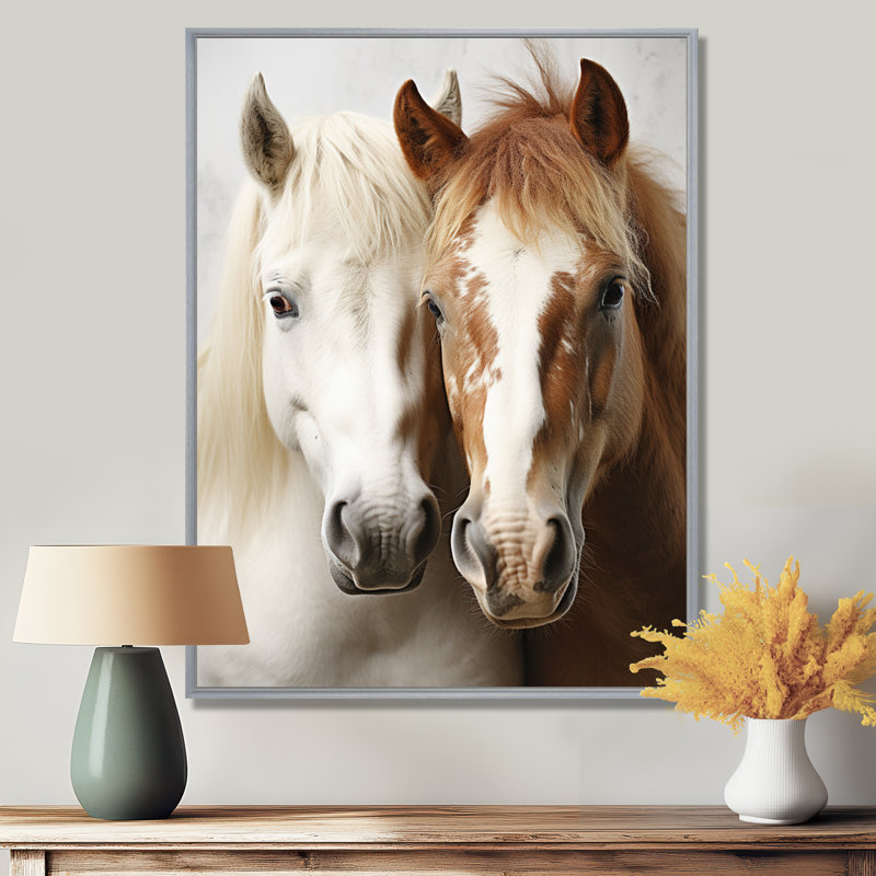 «Blaike White and Brown Horse Dynamic Duo V», reproduction sur toile, H 40 po x l 30 po x P 1,5 po, Cadre argenté flottant