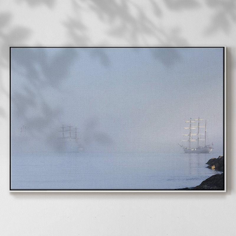 Dans la brume, H 17 po x l 25 po x P 2 po, Cadre blanc