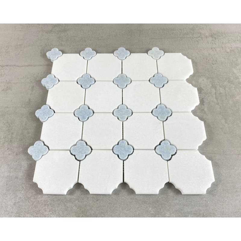 Tuile de mur et de sol Thassos en marbre blanc octogone et bleu Celeste Clover