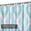 Rideau de douche en tissu pastel bleu ikat à losanges avec 12 crochets-728931857