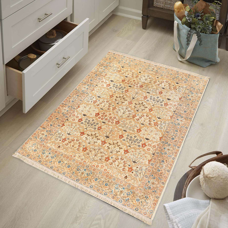 Tapis botanique traditionnel chaleureux