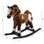 Balade en peluche sur un cheval à bascule
