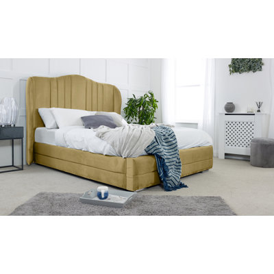 Justa Upholstered Bed