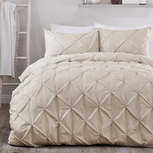 Lara Polyester No Pattern Duvet Cover Set with Pillowcases Included