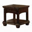 L'ensemble de salon 7 pièces comprend un canapé, une causeuse, une chaise, un repose-pieds, une table basse et 2 tables de bout, un assortiment de cuir fleur espresso et une finition cerisier