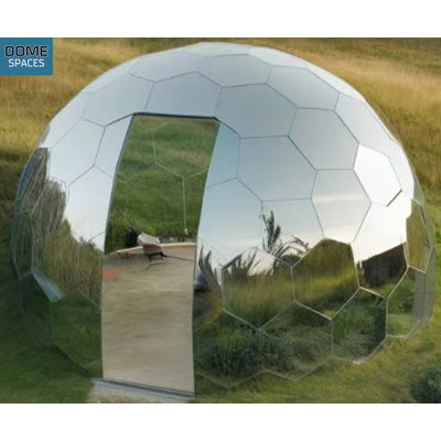 Dôme d'extérieur Domespaces Maverick Pcdhmr6300 avec panneaux en miroir pour une visibilité maximale, structure de dôme Glamping pour les amateurs de plein air