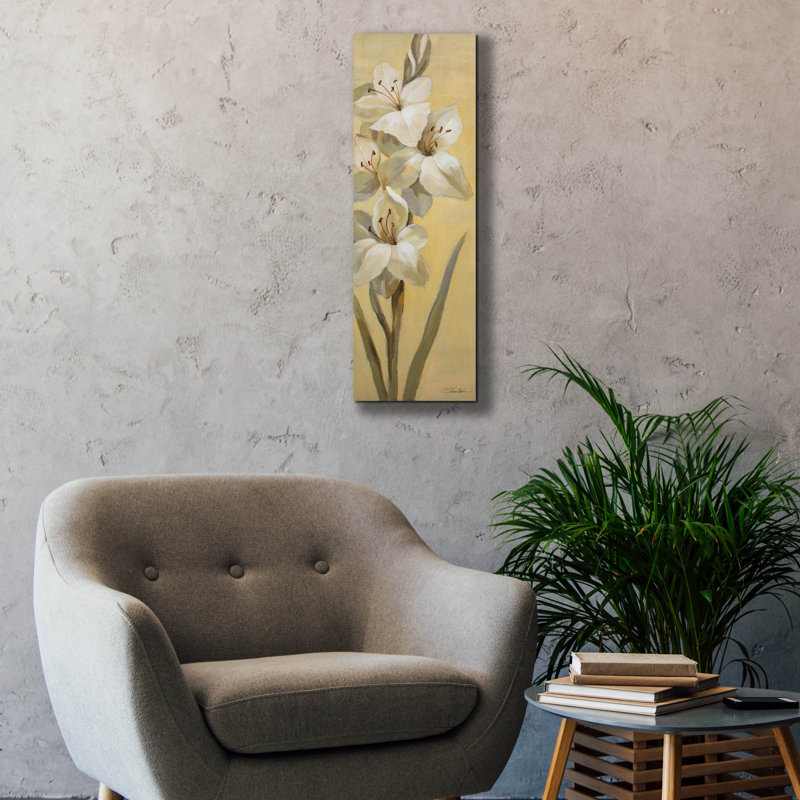 «Subtle Lily 2» par Silvia Vassileva, art mural sur toile, H 36 po x l 12 po